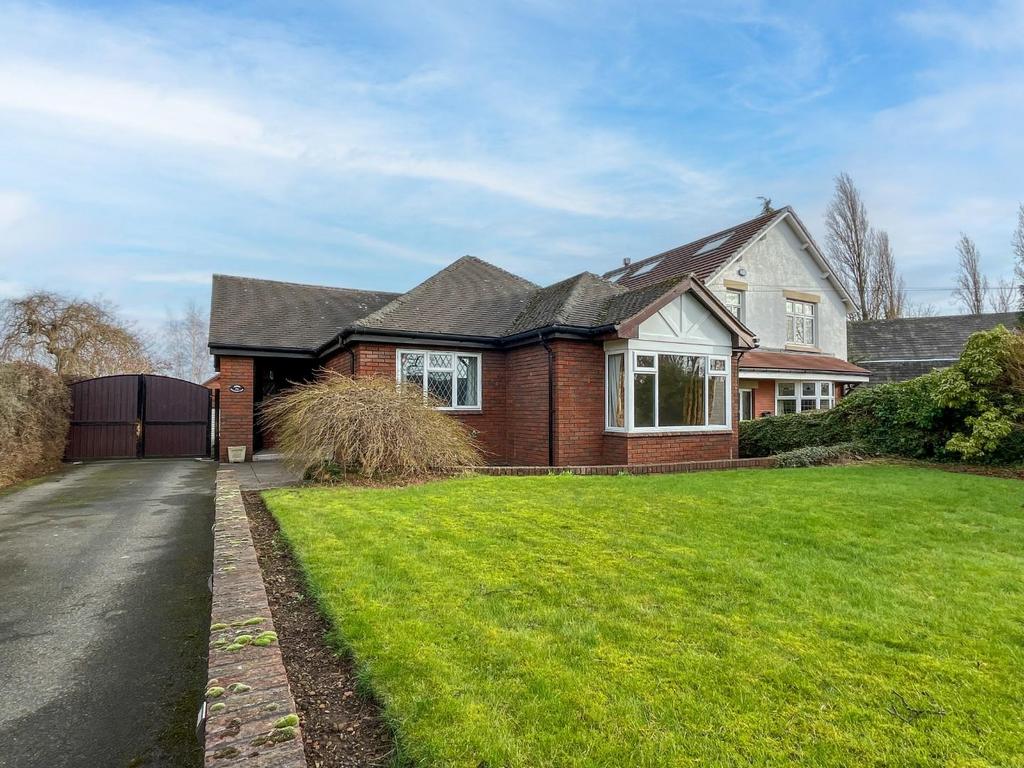 Church Lane, Mirfield, WF14 9HX 3 bed detached bungalow for sale £525,000