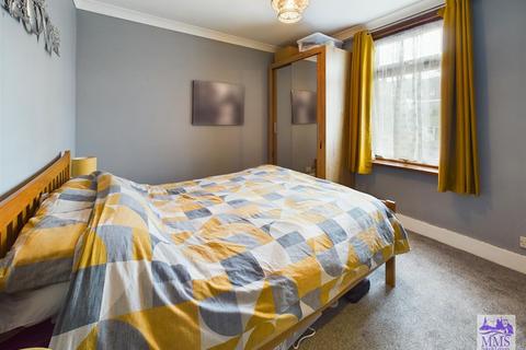20 Dongola Road, Rochester, ME2 3AX