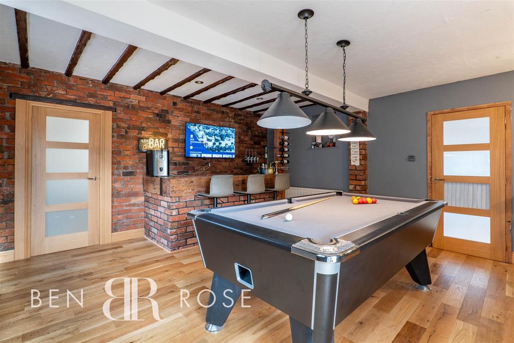 Bar/Games Room