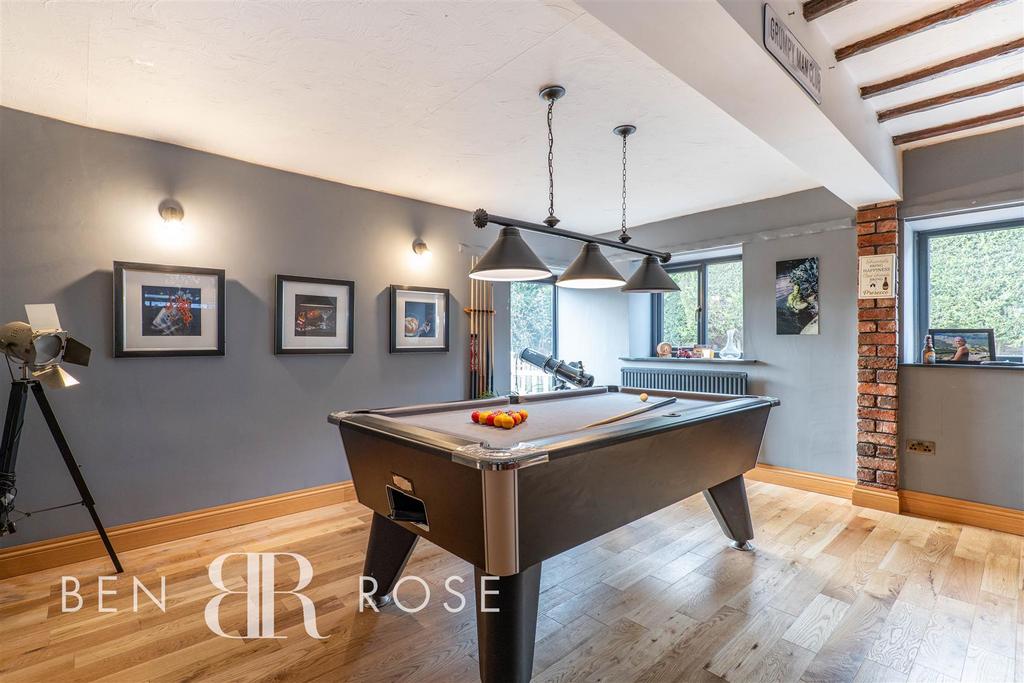 Bar/Games Room