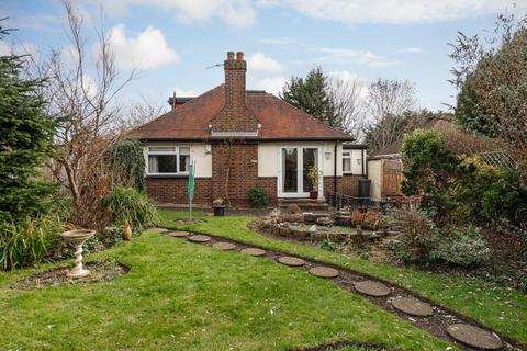 54a Meadow Walk, Epsom, KT17 2ED