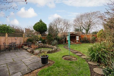 54a Meadow Walk, Epsom, KT17 2ED