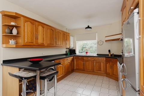 54a Meadow Walk, Epsom, KT17 2ED