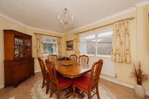 54a Meadow Walk, Epsom, KT17 2ED