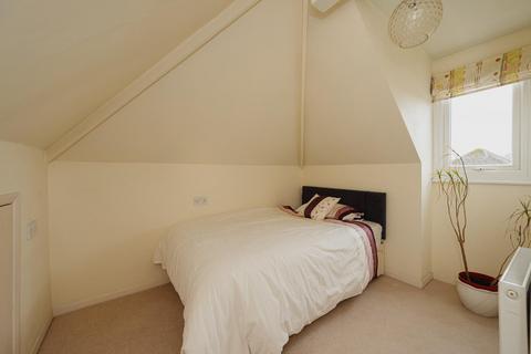 54a Meadow Walk, Epsom, KT17 2ED