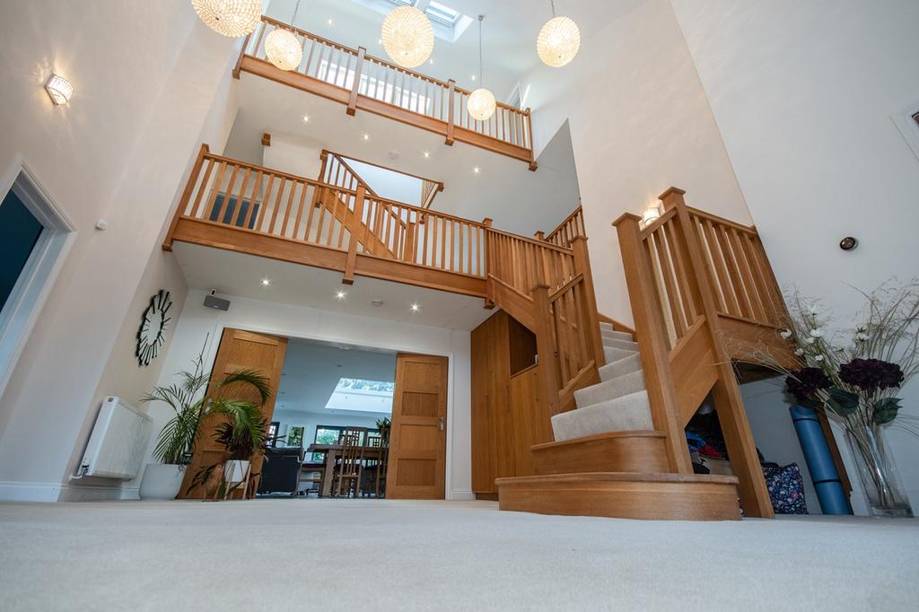 Dudsbury Road, West Parley, Ferndown, BH22 6 bed detached house for