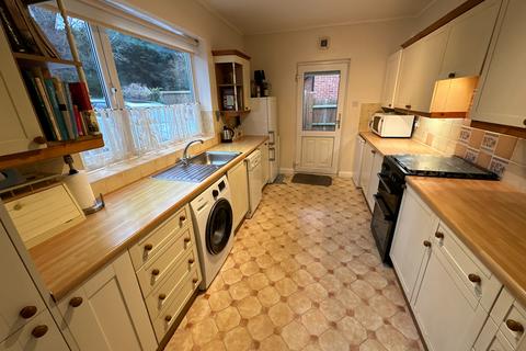 2 bedroom detached bungalow for sale - Newton Road, Burton-on-Trent, DE15