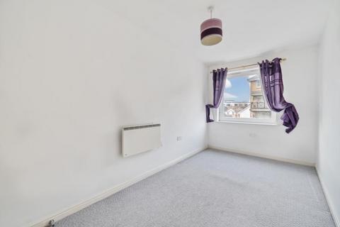 2 bedroom flat for sale, Feltham,  West London,  TW13