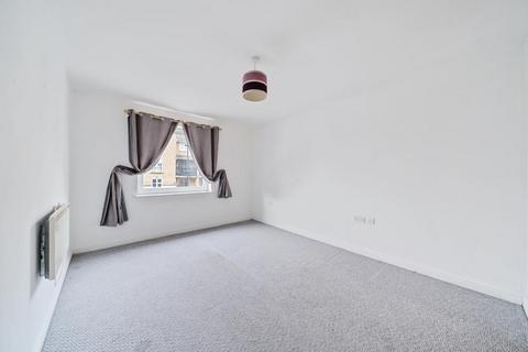 2 bedroom flat for sale, Feltham,  West London,  TW13