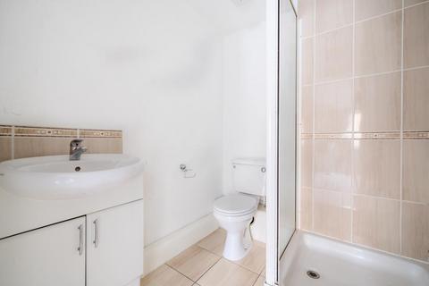 2 bedroom flat for sale, Feltham,  West London,  TW13