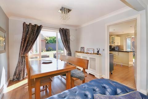 44 Albery Way, New Waltham, Grimsby, DN36 4WF