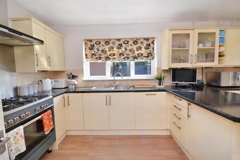 44 Albery Way, New Waltham, Grimsby, DN36 4WF
