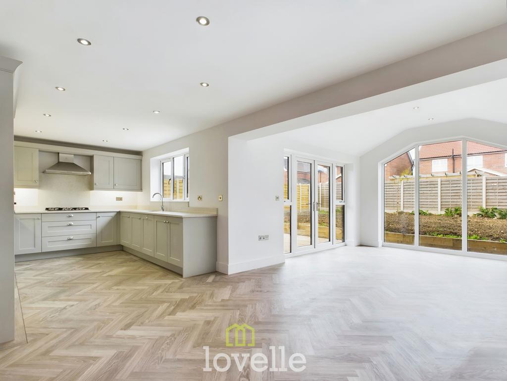 Fairways, Station Road, Tetney DN36 5 bed detached house for sale £