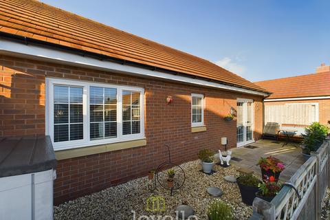 2 bedroom semi-detached bungalow for sale, Hawthorne Road, Humberston DN36