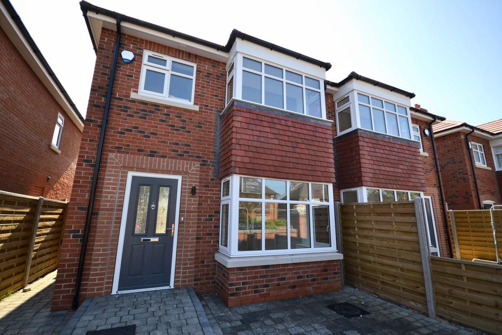 Highgate, Cleethorpes DN35 3 bed semidetached house for sale £225,000