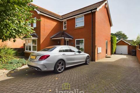 4 bedroom detached house for sale, Mill Road, Cleethorpes DN35