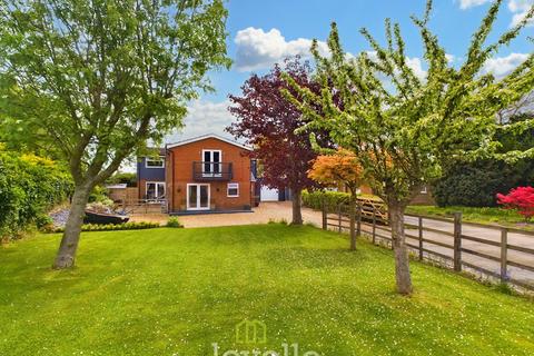 5 bedroom detached house for sale, Tetney Lock Road, Tetney DN36