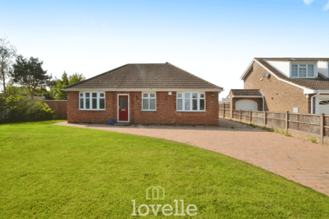 3 bedroom detached bungalow for sale, Town Road, Tetney DN36