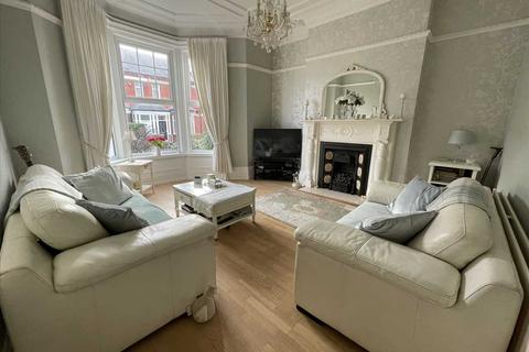 4 bedroom terraced house for sale, Morpeth Avenue, South Shields