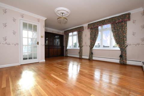 156 Madeira Avenue, Bromley, BR1 4AS