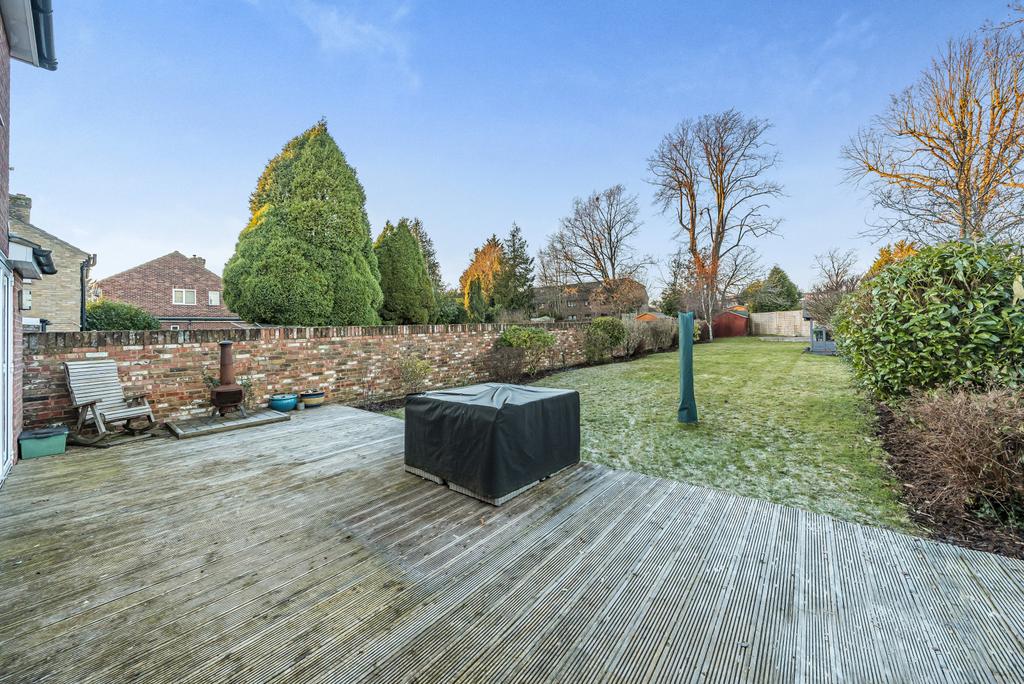 Decking / Garden
