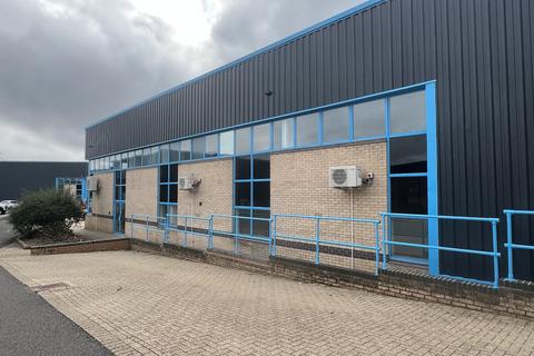 Industrial unit to rent, Unit C1 Hazleton Interchange, Lakesmere Road, Horndean, Waterlooville, PO8 9JU