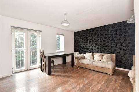 2 bedroom flat for sale, Glandford Way, Chadwell Heath, Romford, Essex