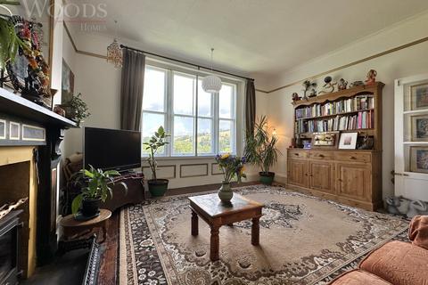 3 bedroom flat for sale, Flat 3 Hillside Court 11 Old Totnes Road, Buckfastleigh, Devon