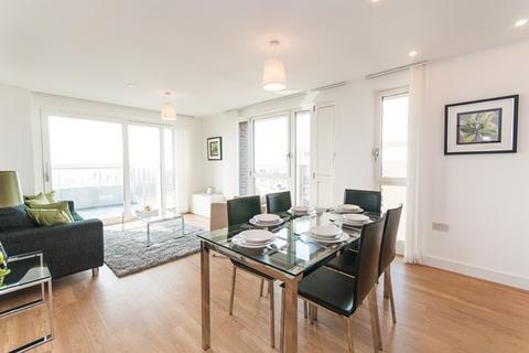 3 bedroom apartment to rent, Marner Point, St Andrews, Bow E3