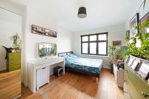 158a Hook Road, Surbiton, KT6 5BZ