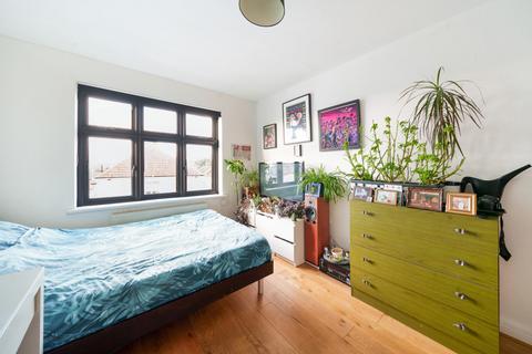 158a Hook Road, Surbiton, KT6 5BZ