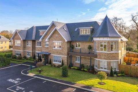 3 bedroom penthouse for sale - Heathbourne Village, Heathbourne Road, Bushey Heath, Bushey, Hertfordshire, WD23