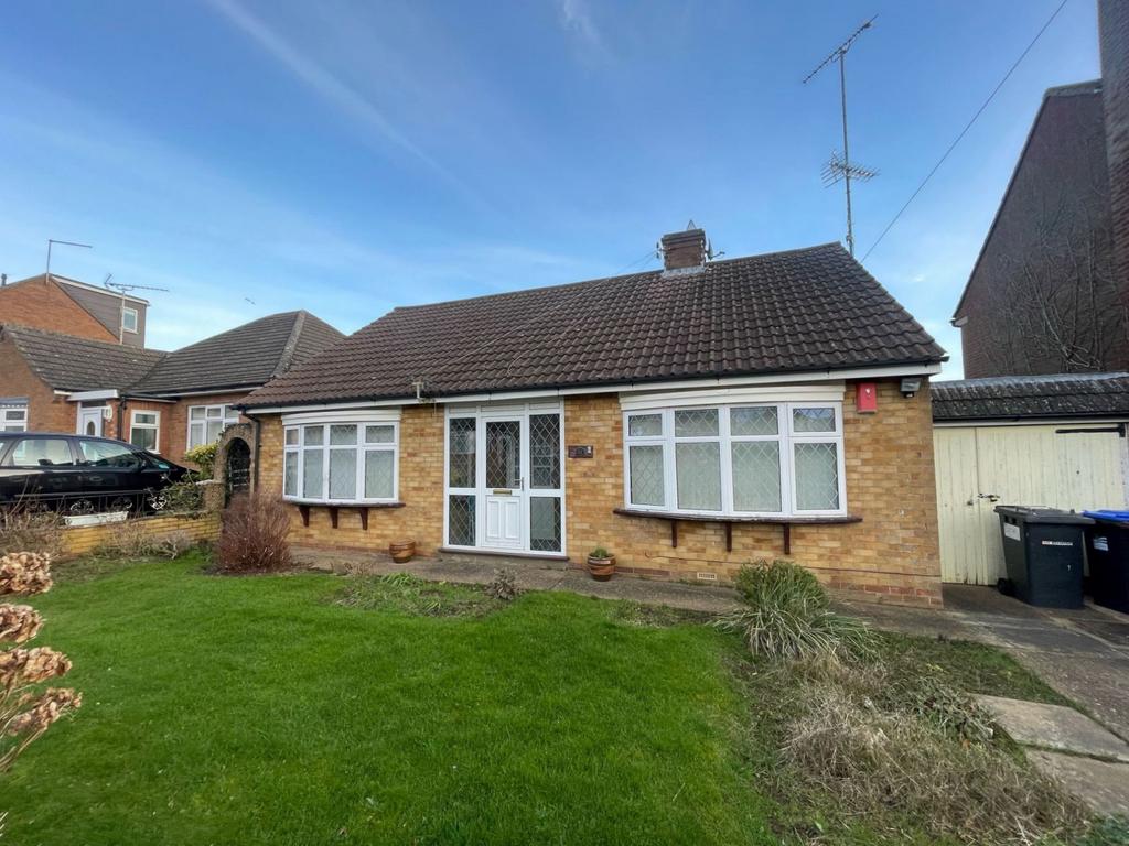 The Pasture, Daventry, Daventry NN11 4AU 2 bed detached bungalow for sale £325,000