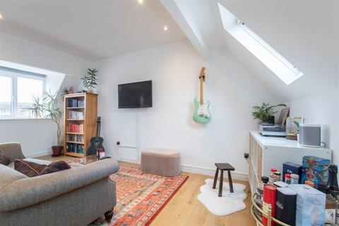 15 Chantry Gate, Bishops Cleeve, Cheltenham, GL52 8UR