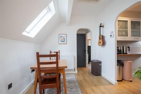 15 Chantry Gate, Bishops Cleeve, Cheltenham, GL52 8UR