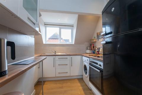 15 Chantry Gate, Bishops Cleeve, Cheltenham, GL52 8UR