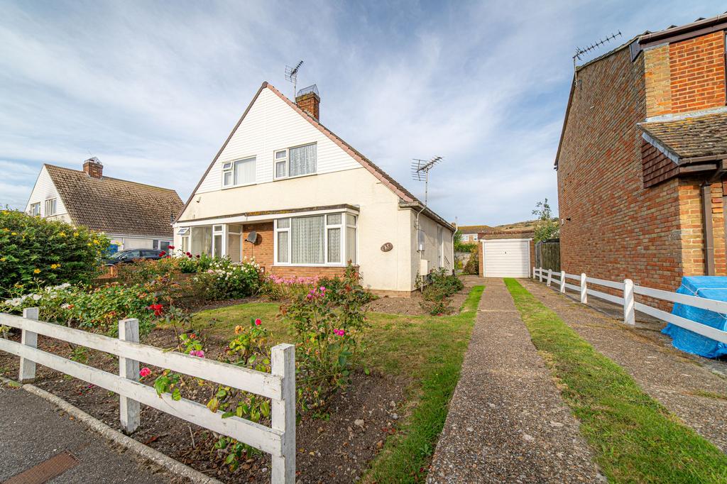 Shepherds Walk, Hythe, CT21 2 bed semidetached house for sale £260,000