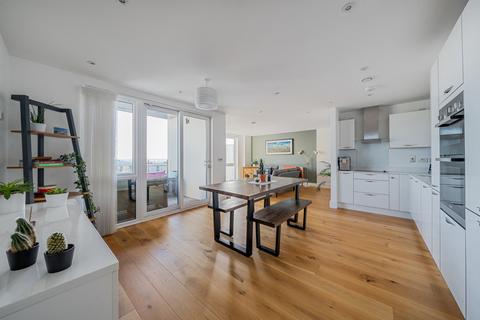 2 bedroom apartment for sale, Maritime Walk, Ocean Village, Southampton