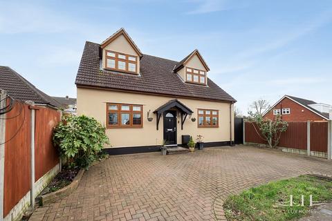4 bedroom detached house for sale, Hubbards Chase, Hornchurch