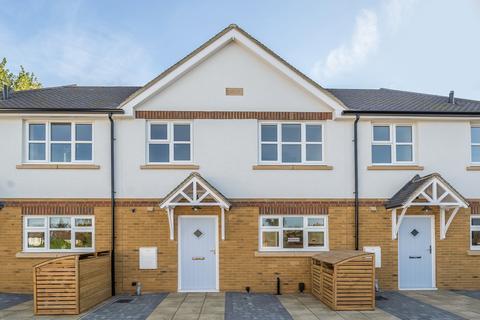 8b The Close, Beckenham, BR3 4AP