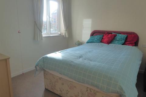 2 bedroom flat for sale, Spencer Court, Banbury