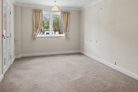 2 bedroom flat for sale, Spencer Court, Banbury