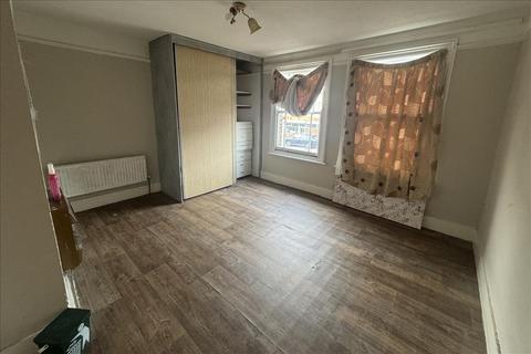 10 Hounslow Road, Feltham, TW14 9DG
