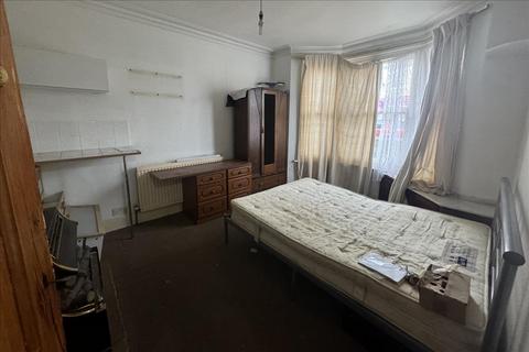 10 Hounslow Road, Feltham, TW14 9DG