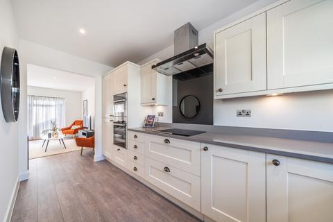 8 The Close, Beckenham, BR3 4AP