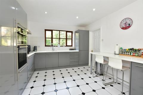 4 bedroom detached house for sale, High Road, Loughton, Essex
