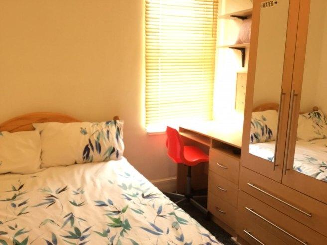 Tiverton-road-b29-6bu-953709