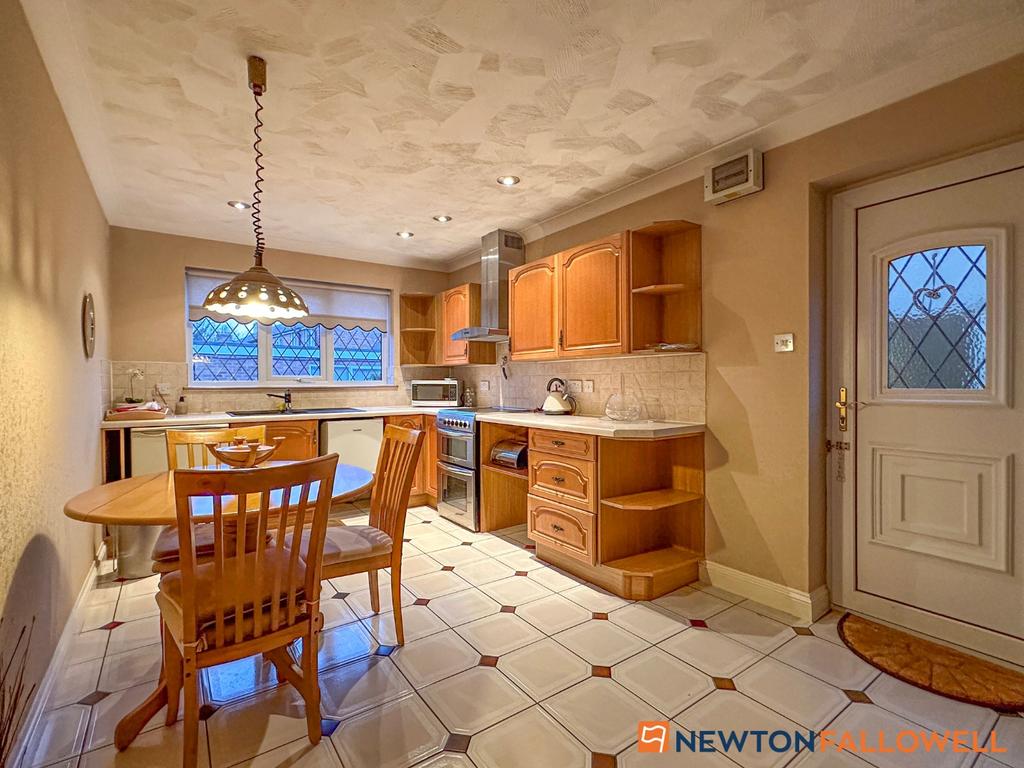 Cannon Close, Newark NG24 2 bed detached bungalow for sale £240,000
