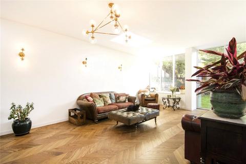 120b Dalston Lane, London, E8 1NG