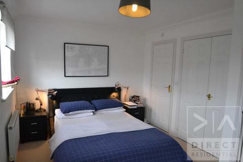 3 bedroom townhouse to rent - Cavendish Walk, Epsom KT19